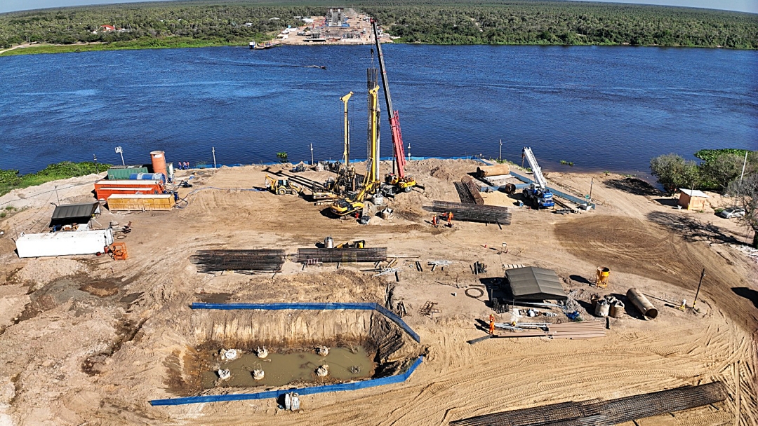 Com v&aacute;rias frentes de trabalho, obra da ponte da Rota Bioce&acirc;nica avan&ccedil;a no Brasil e Paraguai