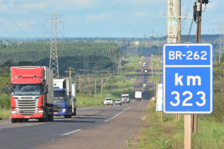 Escoamento por hidrovia &eacute; recorde, mas demanda ainda castiga rodovias