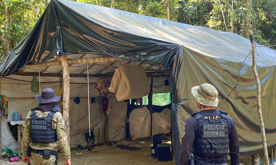 Pol&iacute;cia Federal e Ibama desmontam garimpos ilegais 