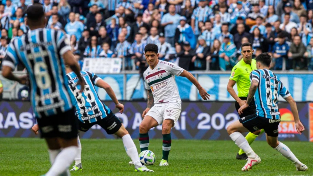 Gr&ecirc;mio vence Fluminense e Diniz perde antes da primeira convoca&ccedil;&atilde;o