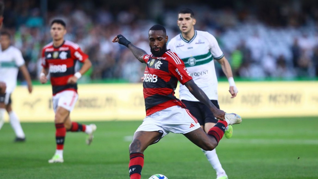 Flamengo supera Coritiba no Couto Pereira 