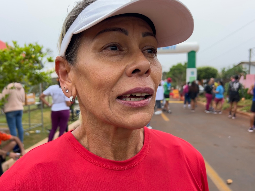 Mulher de 55 anos vence corrida de 6 km contra feminic&iacute;dio