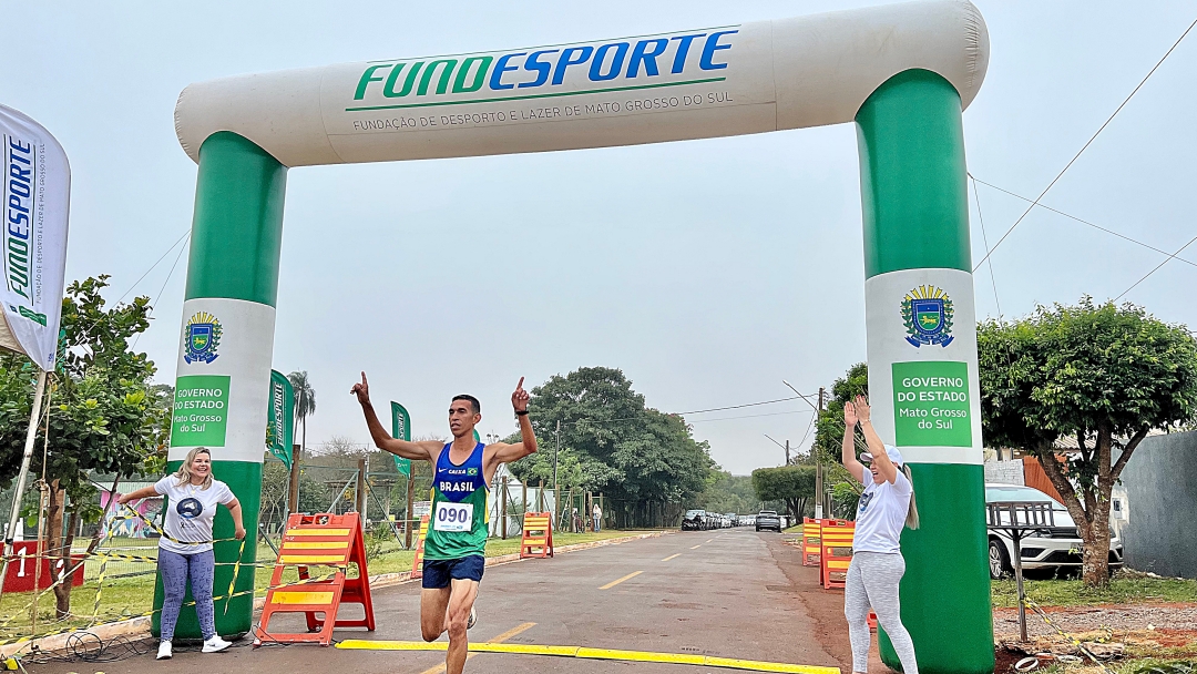 Mulher de 55 anos vence corrida de 6 km contra feminic&iacute;dio