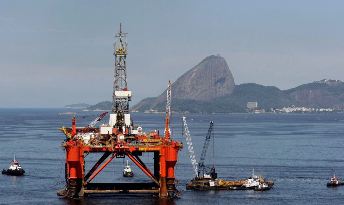 Brasil tem recorde na produ&ccedil;&atilde;o de petr&oacute;leo e g&aacute;s natural em julho