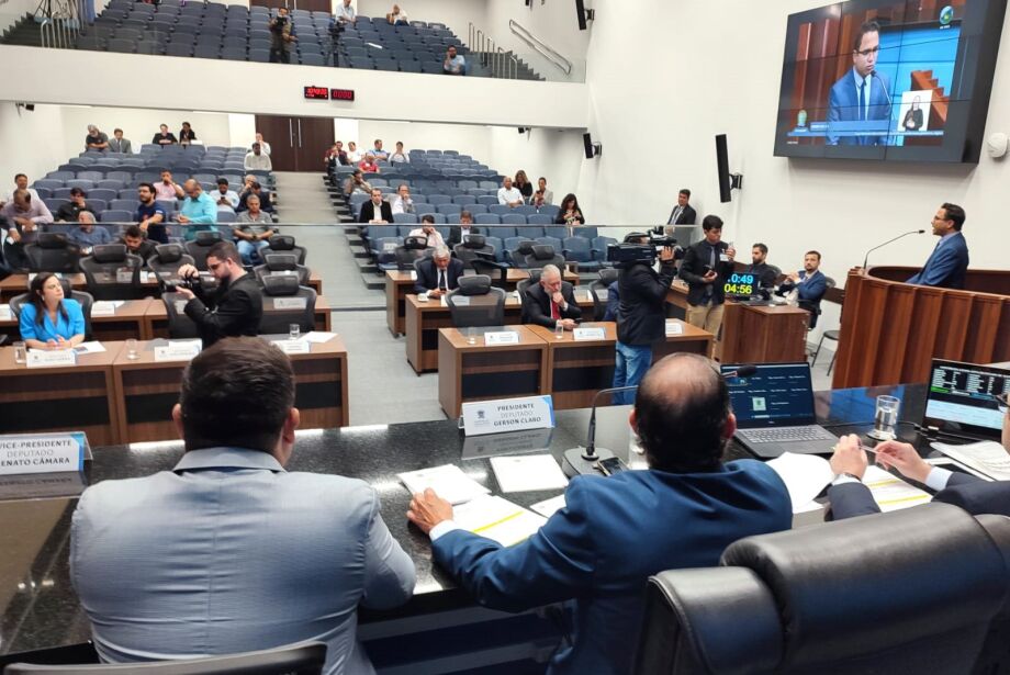 Deputados autorizam governo a emprestar R$ 2,3 bilhões junto ao BNDES