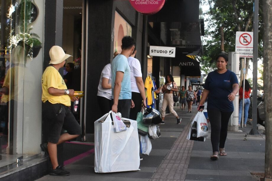 Com&eacute;rcio poder&aacute; abrir normalmente no feriado de 7 de setembro