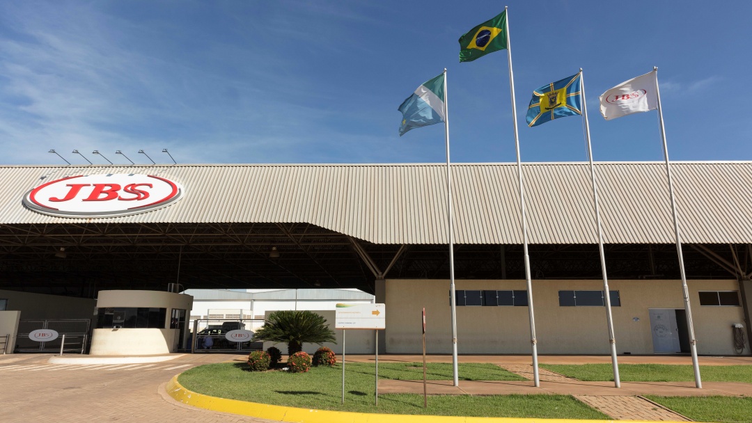 Frigor&iacute;ficos da JBS geram 107 mil empregos e movimentam 3,79% do PIB de MS