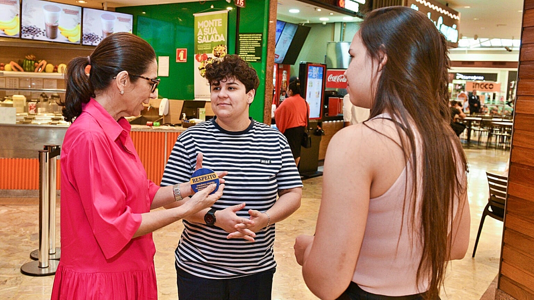 Prefeitura encerra campanha Agosto Lil&aacute;s com a&ccedil;&atilde;o preventiva em Shopping de Campo Grande