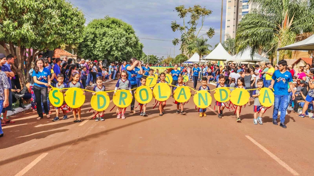 Grande p&uacute;blico prestigiou o desfile pelos 201 anos da Independ&ecirc;ncia