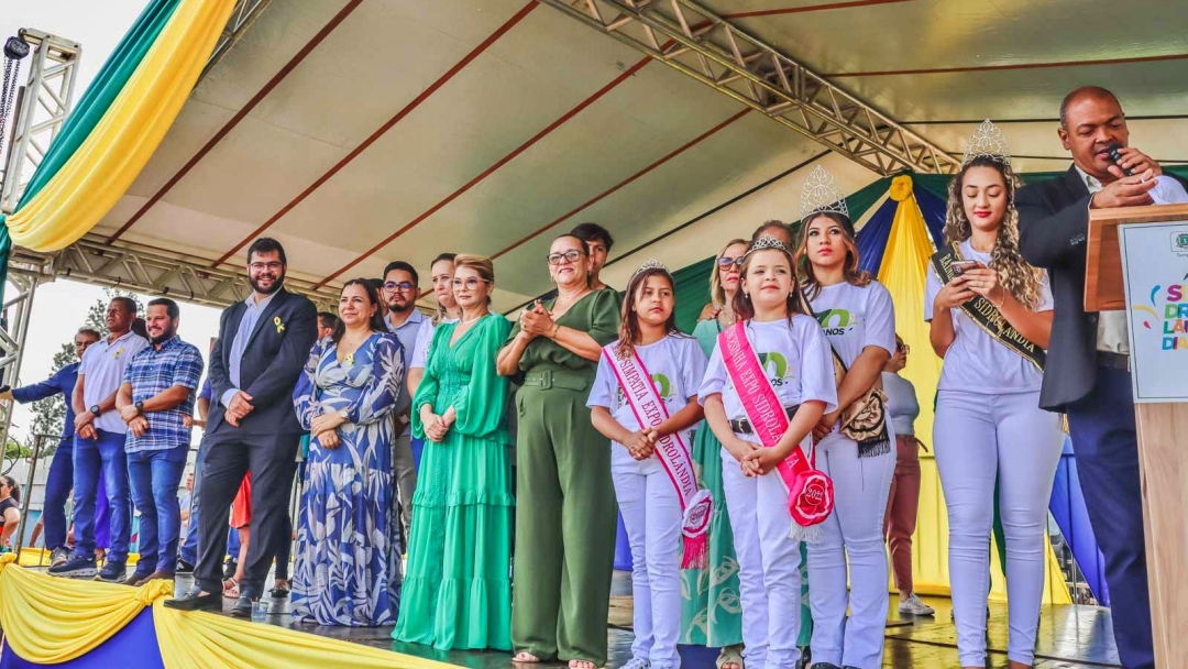 Grande p&uacute;blico prestigiou o desfile pelos 201 anos da Independ&ecirc;ncia