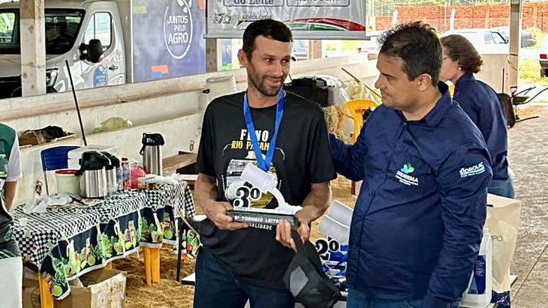 Torneio leiteiro premia assentados que s&atilde;o refer&ecirc;ncia em produtividade