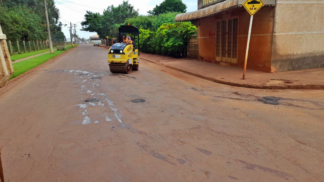 Seinfra realiza servi&ccedil;os na cidade e no campo, com mutir&atilde;o no CB II