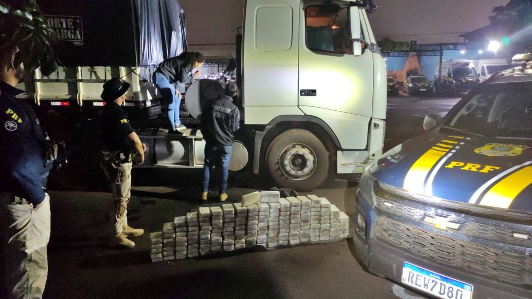 Motorista &eacute; preso transportando 168 kg de coca&iacute;na; droga avaliada em R$ 19,4 milh&otilde;es 