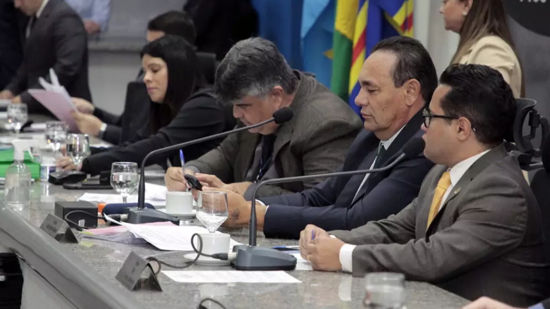 Vereadores votam gratificação por desempenho para profissionais da saúde