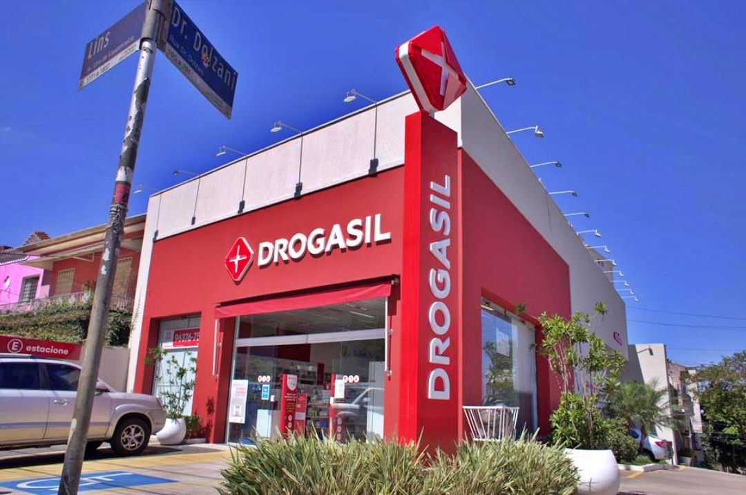 Come&ccedil;a em Sidrol&acirc;ndia obras da Drogasil, filial que ser&aacute; inaugurada em novembro