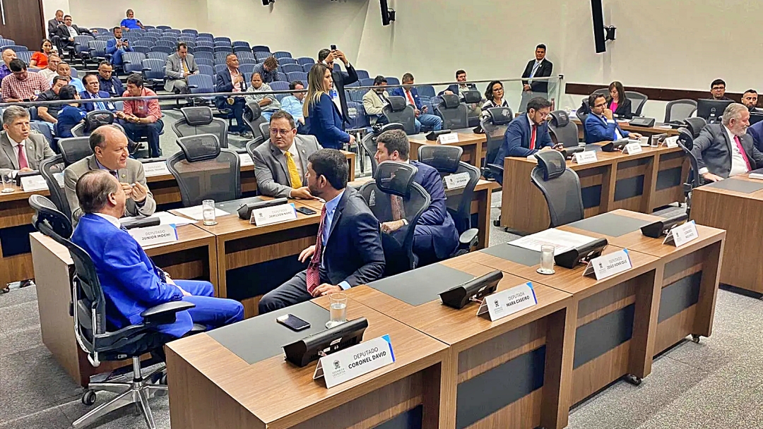 Deputados derrubam moção ao MST por distribuição de marmitas a desabrigados