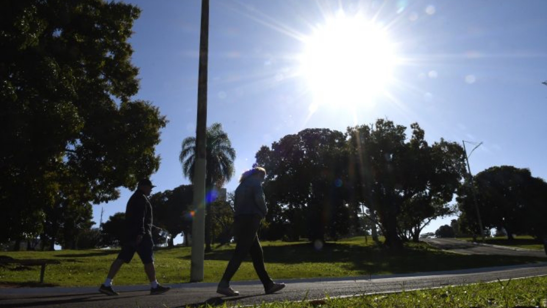 Semana come&ccedil;a com altas temperaturas e possibilidade de chuva no Estado