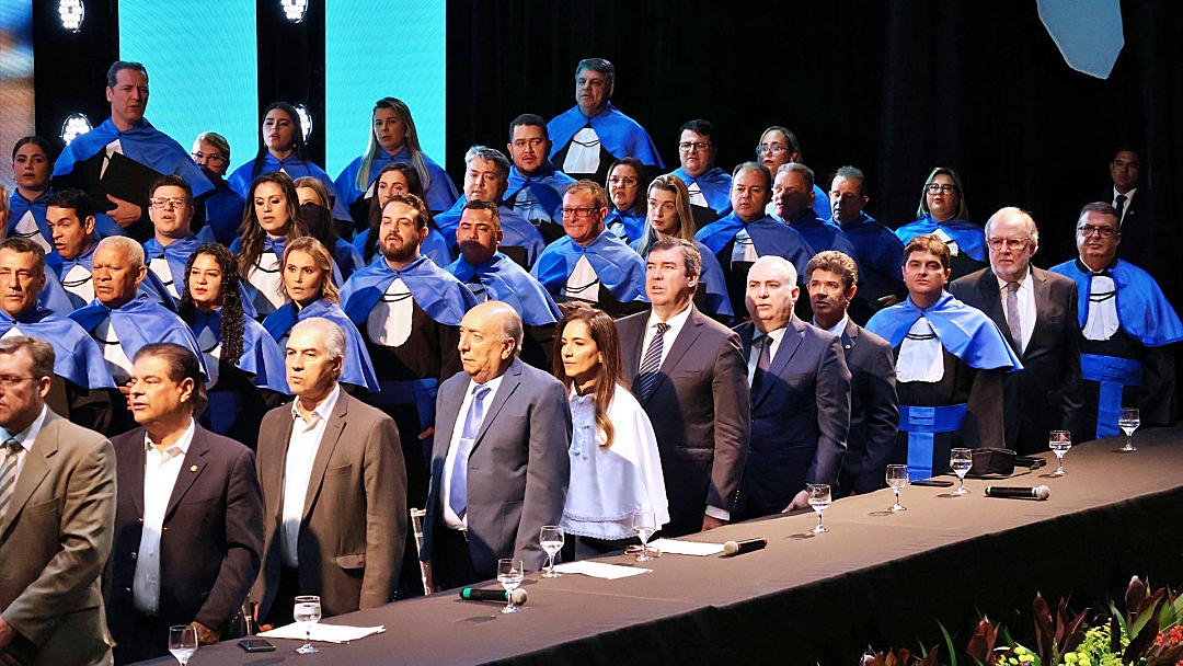 Em formatura, governador avalia que gestores capacitados geram melhores resultados &agrave; sociedade