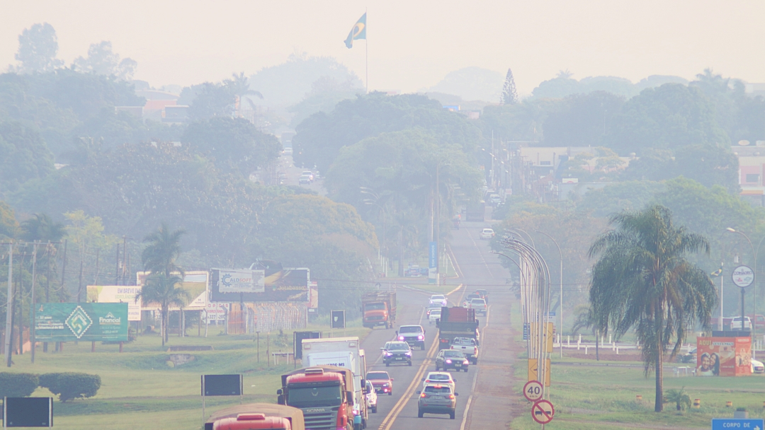 Sidrol&acirc;ndia sofre com calor&atilde;o de quase 40&deg;C e clima seco requer cuidados com a sa&uacute;de