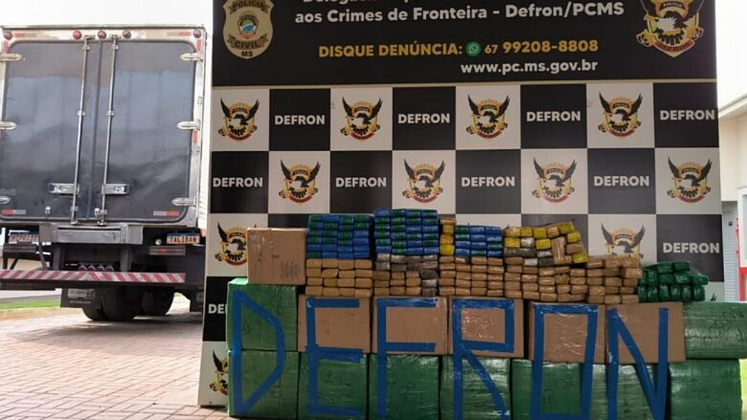 Caminh&atilde;o &eacute; apreendido com meia tonelada de maconha na BR-163