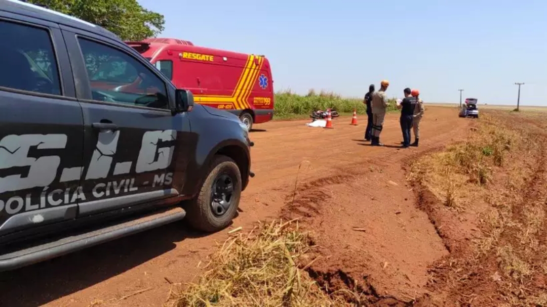 Motociclista morre após colisão com carro
