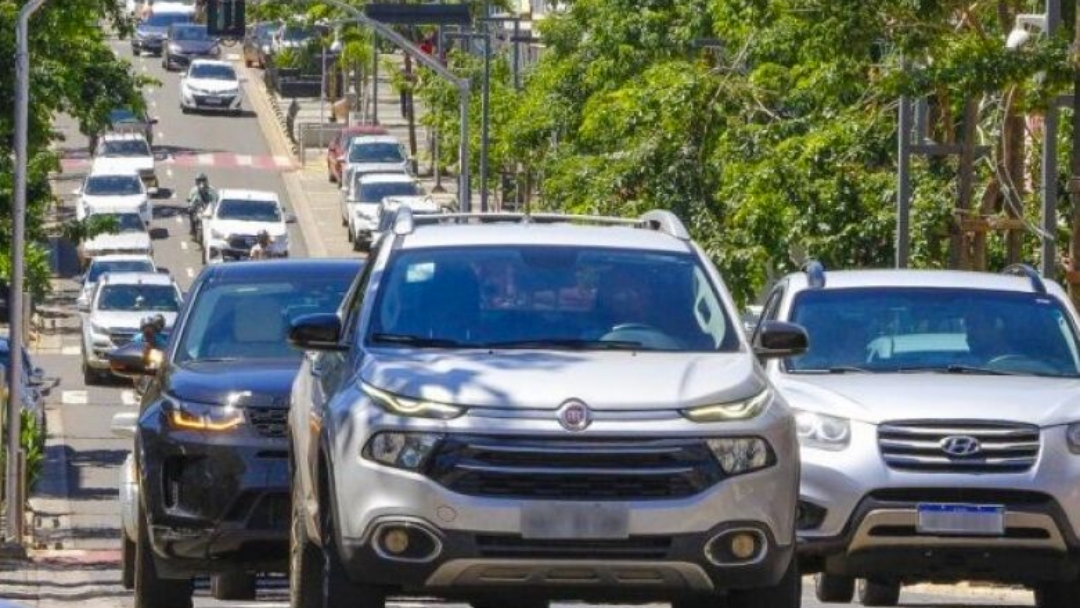 Ve&iacute;culos com placa final 0 devem quitar licenciamento at&eacute; o dia 31