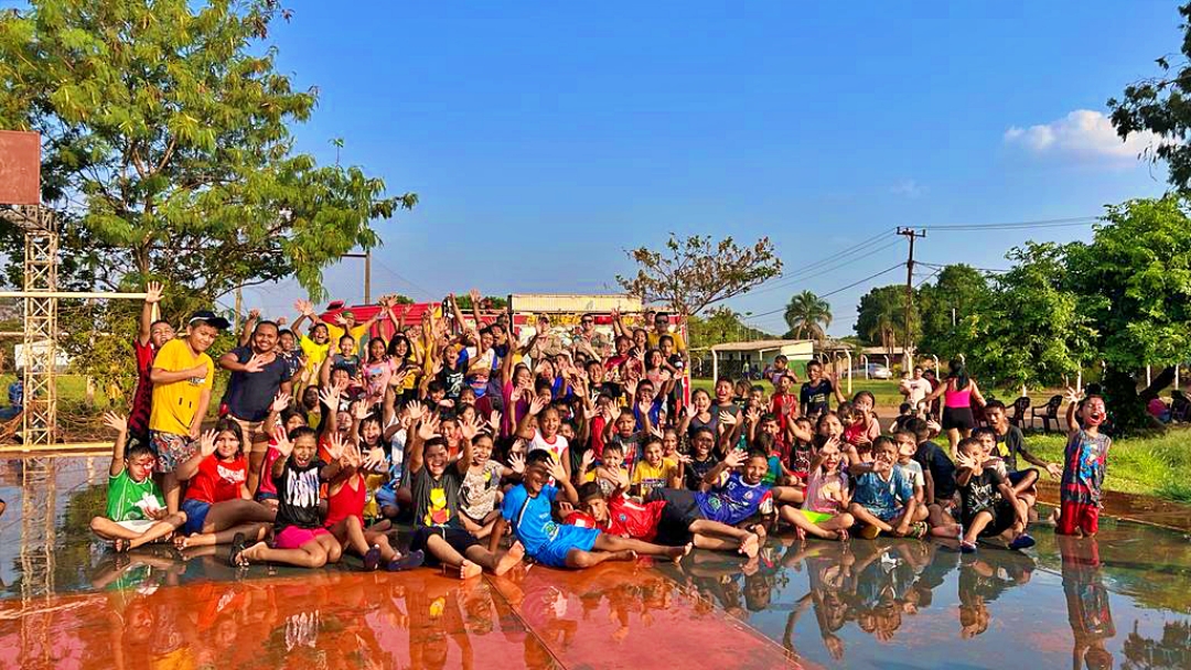 Gringo promove recrea&ccedil;&atilde;o na Aldeia Terer&eacute; para comemorar Dia da Crian&ccedil;a 