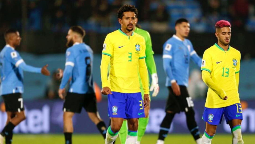 Brasil n&atilde;o cria nada, leva ol&eacute; do Uruguai e v&ecirc; les&atilde;o de Neymar assombrar