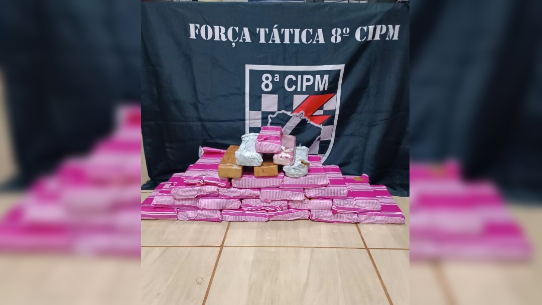 Em duas apreensões no mesmo ônibus, PM encontra 37 kg de maconha