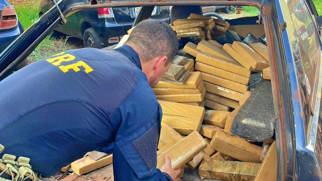 PRF encontra 3.506 kg de maconha em duas apreens&otilde;es 