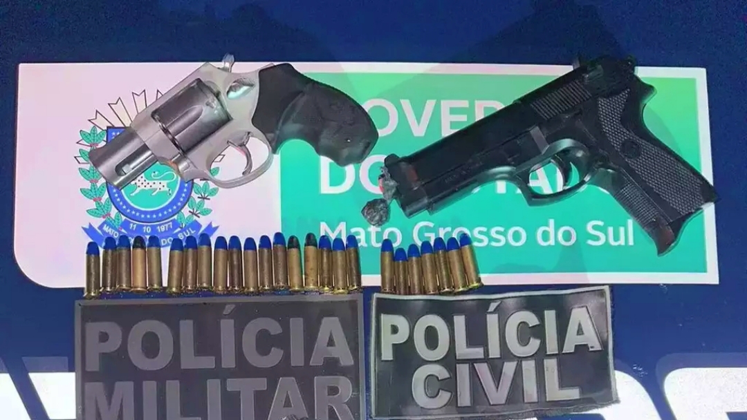 Suspeito de envolvimento em homicídios, jovem é preso com revólver e munições