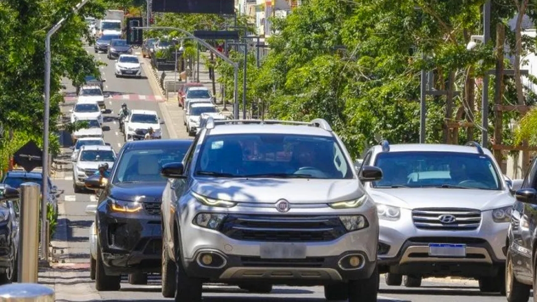 Prazo para pagamento do licenciamento de ve&iacute;culos vence nesta ter&ccedil;a-feira