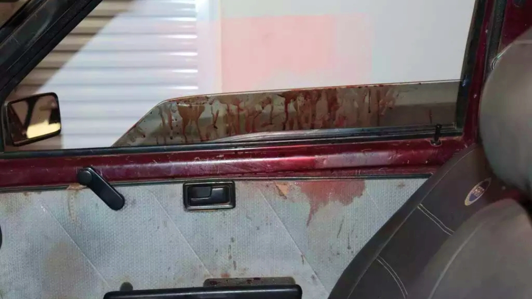 Jovem morta com seis disparos no banco do carona tinha 18 anos 