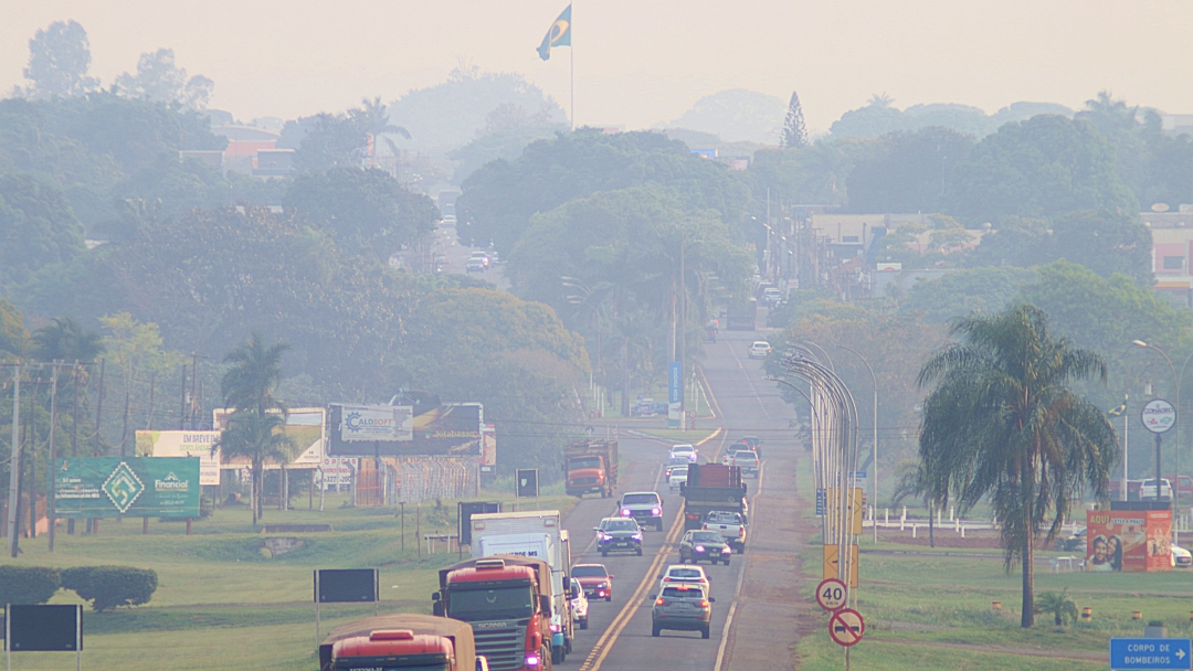 Seca e sensa&ccedil;&atilde;o t&eacute;rmica acima de 45&deg;C atrasa plantio de 20% da &aacute;rea e for&ccedil;a replantio de soja