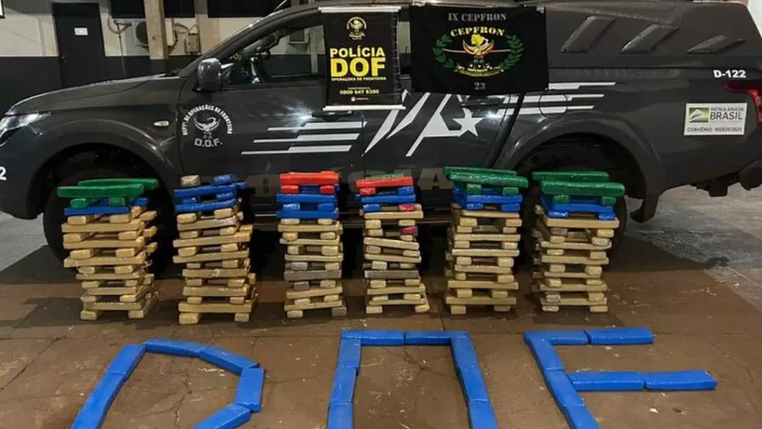 Pol&iacute;cia apreende 224 kg de maconha abandonados em rodovia de MS 