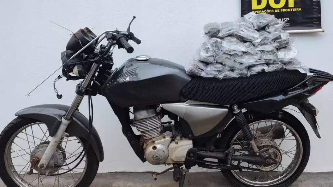 Motociclista é preso com carga de haxixe marroquino avaliada em R$ 1,2 milhão