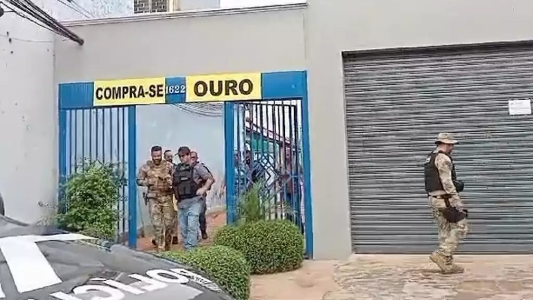 Alvo da pol&iacute;cia, empregada furtou mais de R$ 1 milh&atilde;o de joias de patroa 