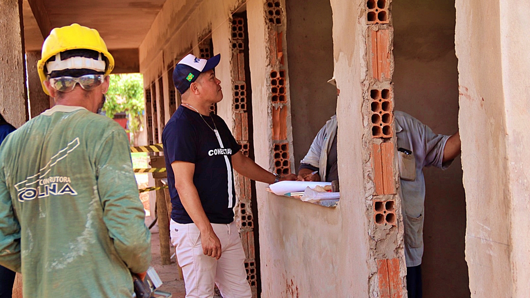 Vereador Otacir Figueredo visita obras e prop&otilde;e inova&ccedil;&atilde;o para Escola Benigno Escobar