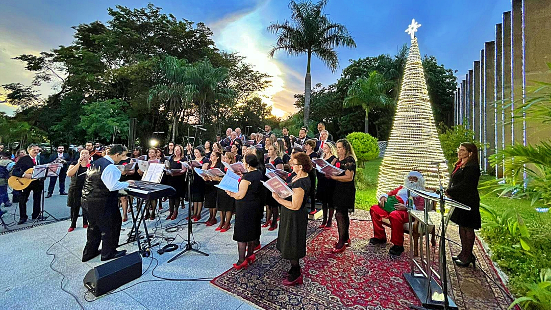 Cantata e show pirot&eacute;cnico abrem comemora&ccedil;&otilde;es natalinas na ALEMS