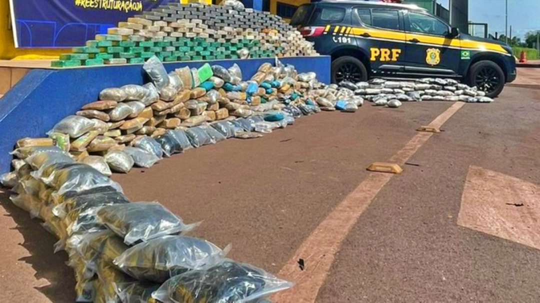 PRF apreende 452 Kg de coca&iacute;na e skunk em Corumb&aacute; 