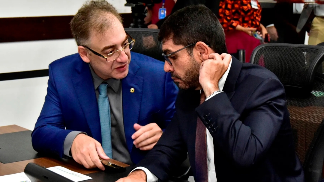 Neno pode escapar de eventual condenação com ajuda de deputados