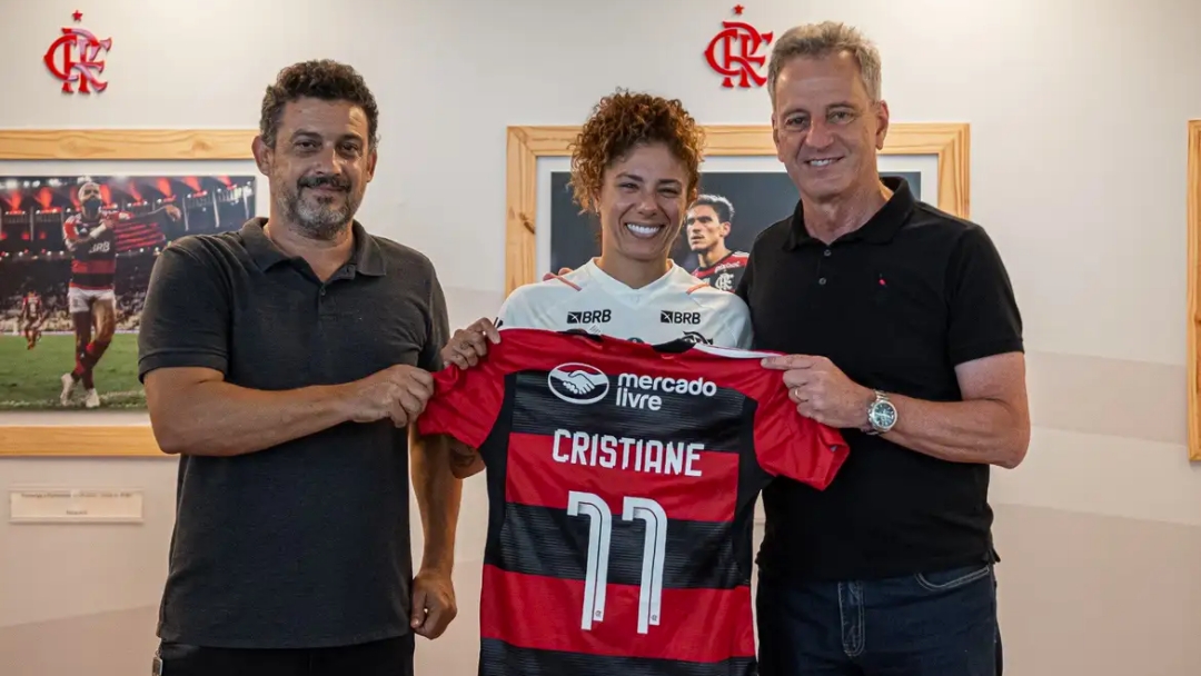 Flamengo contrata Cristiane para o time feminino