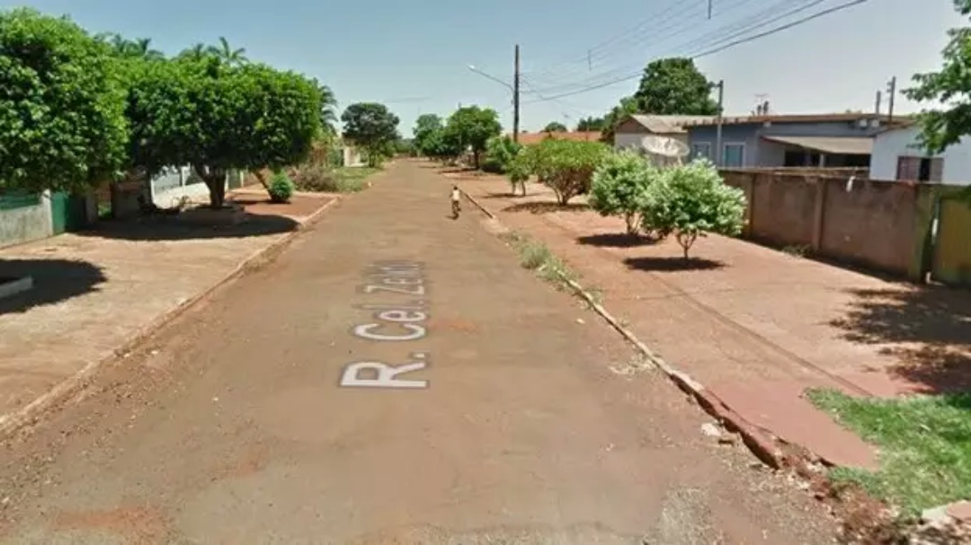 Corpo &eacute; encontrado com sinais de queimaduras e pintado de batom 