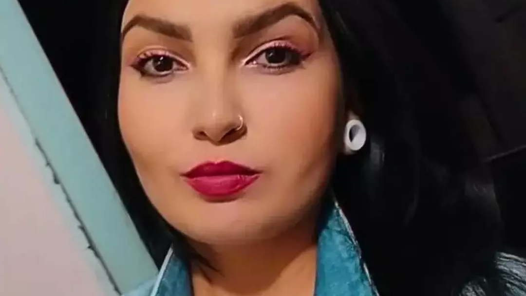 Jovem bate moto em guard-rail, despenca em barranco e morre