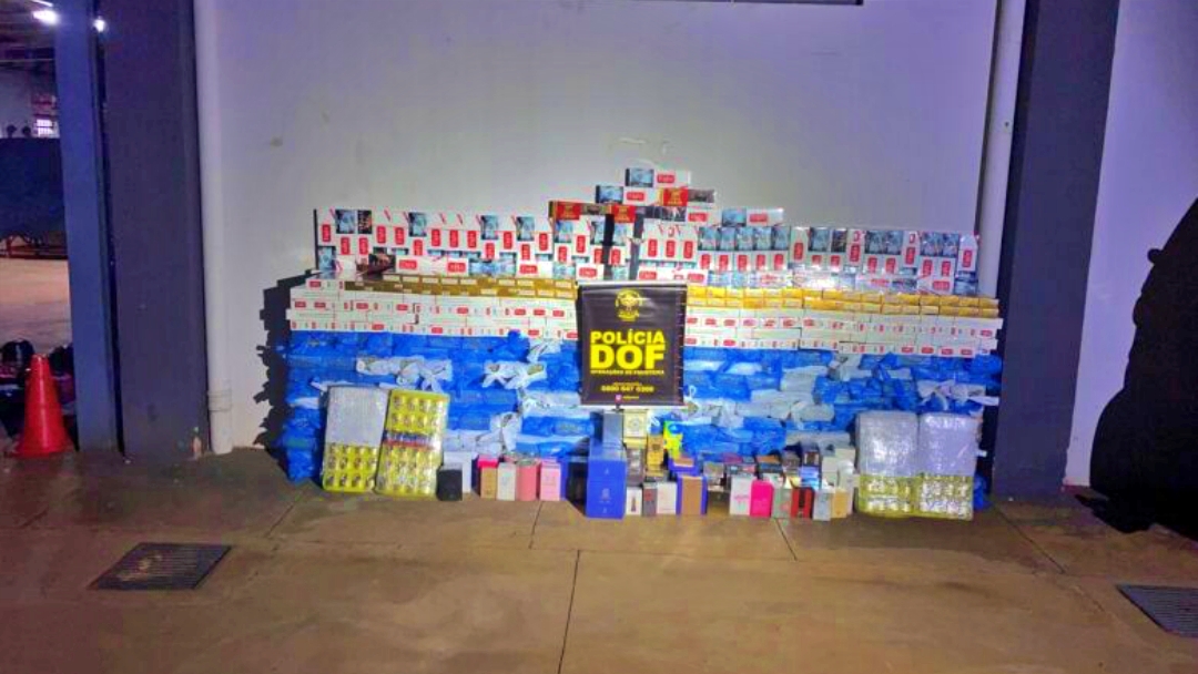 Ve&iacute;culo carregado com contrabando e descaminho &eacute; apreendido na MS-386