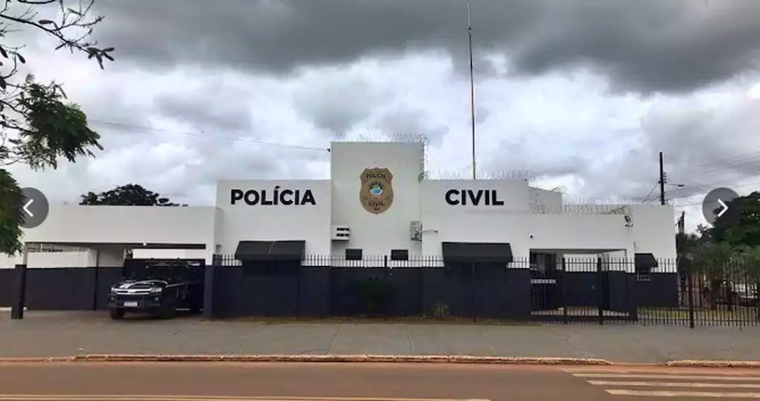 Com moto roubada, dois s&atilde;o baleados pela pol&iacute;cia ao fugir de abordagem