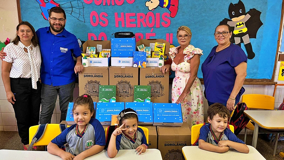 Alunos do CMEI Jo&atilde;o Lemes de Souza receberam os kits escolares