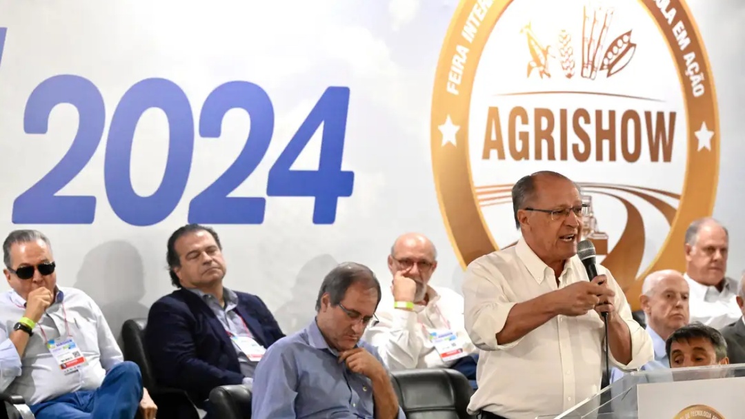 Alckmin defende di&aacute;logo com Congresso sobre desonera&ccedil;&atilde;o da folha