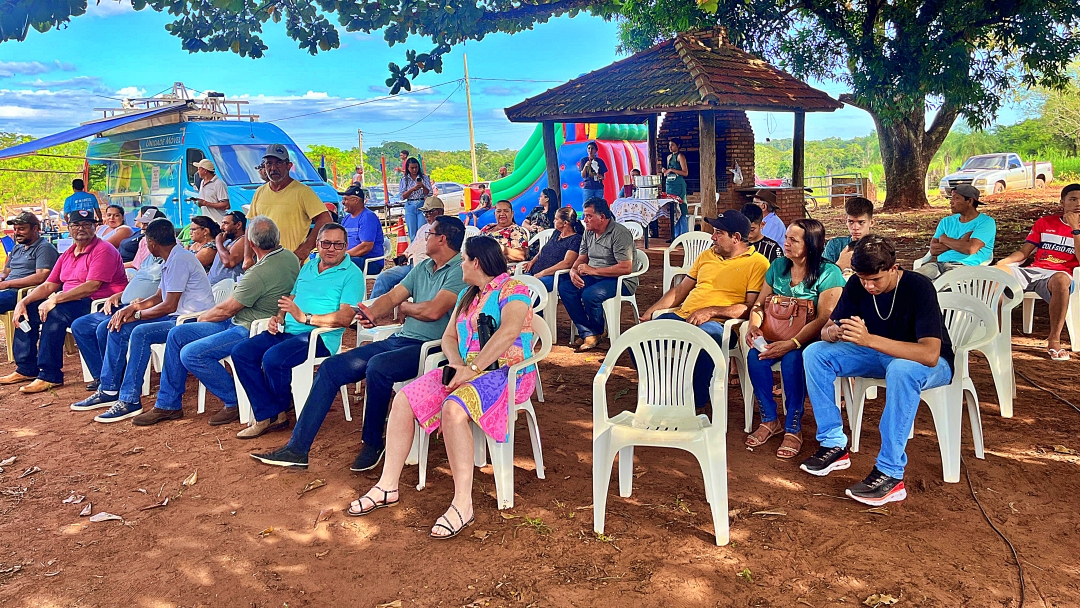 Fam&iacute;lias do assentamento Fl&oacute;rida receberam atendimento por institui&ccedil;&otilde;es durante Dia D no Campo