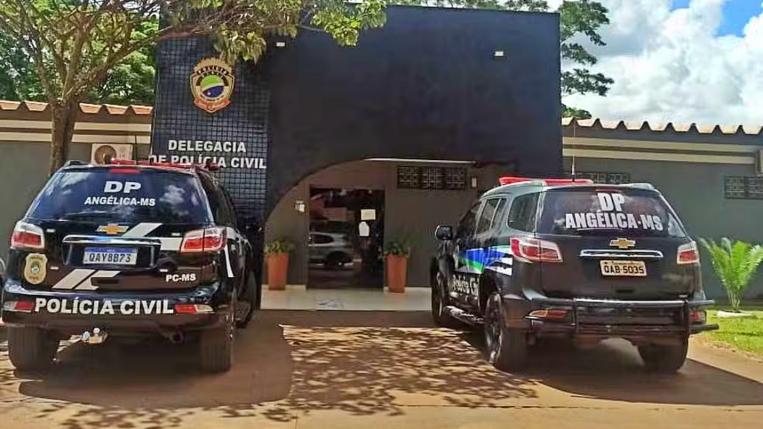 Homem &eacute; morto a tiros enquanto tomava terer&eacute; com o irm&atilde;o na cal&ccedil;ada de resid&ecirc;ncia